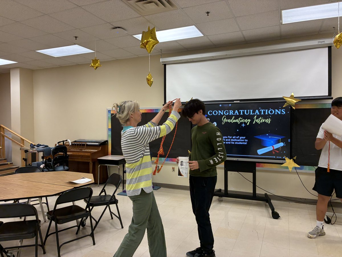 Longviewlion's tweet image. Thank you to our fabulous student interns. You made a positive impact on our Longview community and we wish you all the best in your future! Keep in touch! @NorthwestJags @SenecaValleyHS @MCPS