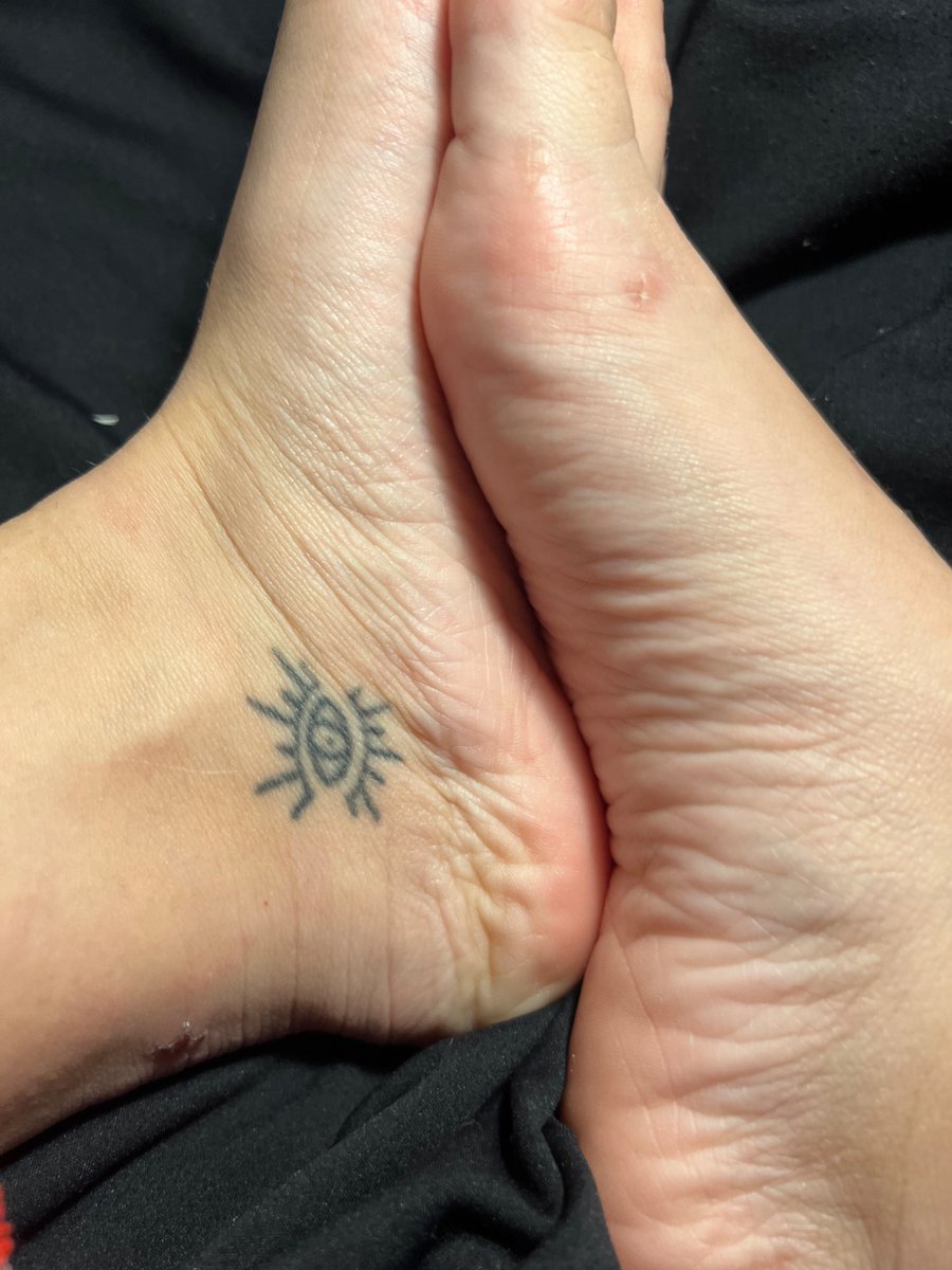 GoldenToesbaby's tweet photo. I couldn’t access to my X or OF for a month :( but I am back now 😛😛♥️ https://t.co/XFoHJvQ8v2