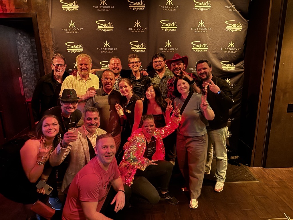 SchdMaintenance's tweet image. 📸🍸We had a blast sipping, dancing, and connecting at the #schdMaintenance party at #M365Conf! We're so grateful for this wonderful Microsoft Community! Cheers to you - we hope you're feeling refreshed & ready to tackle the next #M365 challenge that comes your way! #CommunityLuv