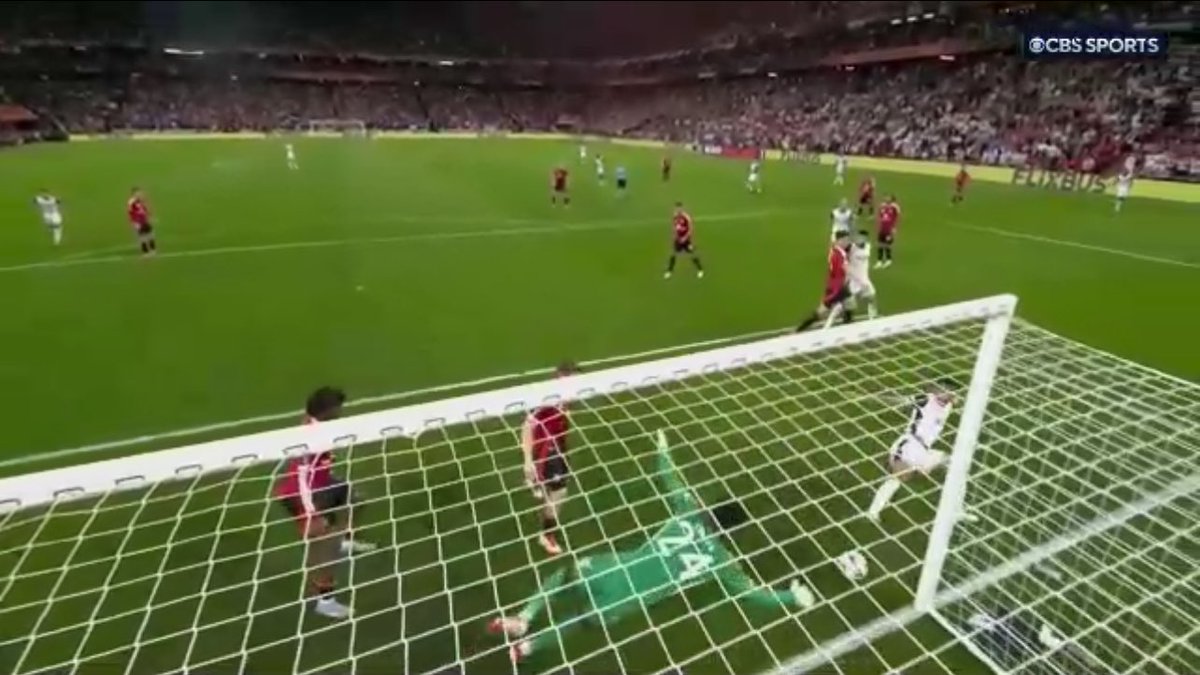 aga_wiz's tweet photo. noooooooooooo😭😭😭😭

#MUNTOT #MUFC #GGMU #UELfinal https://t.co/Di5fJOesJH