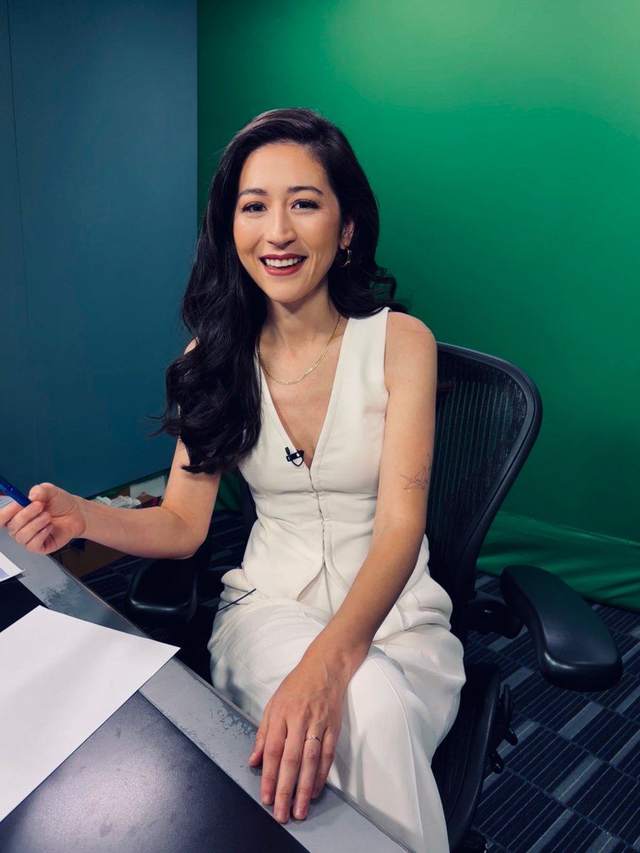 Mina Kimes (@minakimes) on Twitter photo Have sat in this little room hundreds of times over the last 8 years to do Around the Horn….and this was the last time. I’ll miss a lot about the show but nothing more than the people.
Thank you <a href="/TonyReali/">Tony Reali</a> <a href="/asolomon6/">Aaron Solomon</a> <a href="/joshbard/">Joshua Bard</a> Have sat in this little room hundreds of times over the last 8 years to do Around the Horn….and this was the last time. I’ll miss a lot about the show but nothing more than the people.
Thank you <a href="/TonyReali/">Tony Reali</a> <a href="/asolomon6/">Aaron Solomon</a> <a href="/joshbard/">Joshua Bard</a>