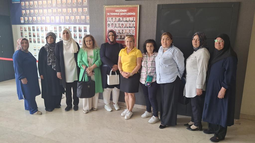 Perihan (@perihanseyhann) on Twitter photo Akparti Kadın Kolları Haftalık Olağan yönetim Kurul Toplantımızı İl Koordinatörü Sn Azize Yurttaşın ve ilçe kadın kolları başkanımız Sn.Merve Biberoğlu ile gerçekleştirdik. <a href="/RTErdogan/">Recep Tayyip Erdoğan</a> <a href="/hakanhanozcan/">Hakan Han ÖZCAN 🇹🇷</a> <a href="/tugbaisikercan/">Tuğba IŞIK ERCAN</a> <a href="/akgul_aysel/">Aysel Koçak Akgül</a> <a href="/mervebiberoglu/">Av. Arb. Merve Biberoğlu Erdoğan</a> <a href="/akkadinkeciorn/">AK Kadın Keçiören</a> <a href="/YesiltepeResmi/">Ak Keciören Yeşiltepe🟢</a> Akparti Kadın Kolları Haftalık Olağan yönetim Kurul Toplantımızı İl Koordinatörü Sn Azize Yurttaşın ve ilçe kadın kolları başkanımız Sn.Merve Biberoğlu ile gerçekleştirdik. <a href="/RTErdogan/">Recep Tayyip Erdoğan</a> <a href="/hakanhanozcan/">Hakan Han ÖZCAN 🇹🇷</a> <a href="/tugbaisikercan/">Tuğba IŞIK ERCAN</a> <a href="/akgul_aysel/">Aysel Koçak Akgül</a> <a href="/mervebiberoglu/">Av. Arb. Merve Biberoğlu Erdoğan</a> <a href="/akkadinkeciorn/">AK Kadın Keçiören</a> <a href="/YesiltepeResmi/">Ak Keciören Yeşiltepe🟢</a>