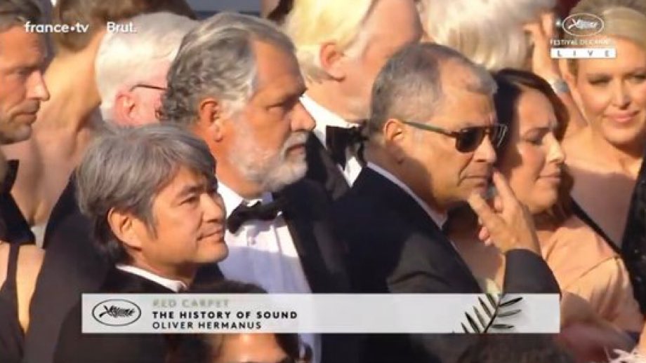 Votaron por Noboa para ‘ver sufrir a Correa’. 

Correa en Francia posando para los paparazzi de la alfombra roja del Cannes 2025: 😎