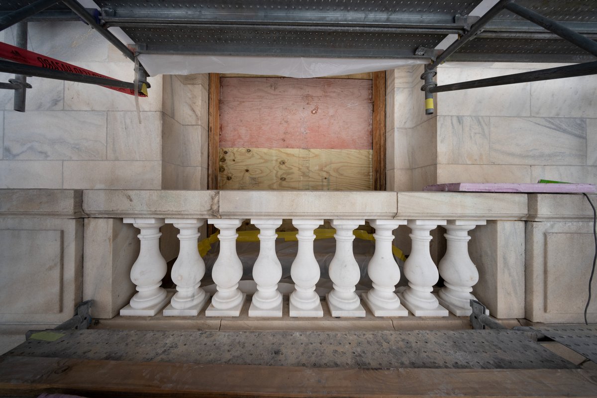 Restoration in progress from atop the #CannonRenewal scaffold. #StonePreservation 🏗 Project details: aoc.gov/cannon #PreservationMonth