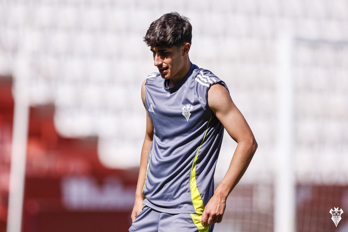 📸 | Entrenar aquí ha estado muy chulo 🤍

Remontar aquí va a ser increíble 🥹

📍Carlos Belmonte 

#AtléticoAlbacete