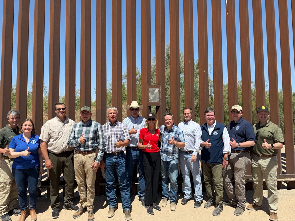 11 Republican AGs today joined local officials in Yuma, AZ for a tour of our nation's southern border.

<a href="/RepublicanAGs/">RAGA</a> have been working with President <a href="/realDonaldTrump/">Donald J. Trump</a> over the last four months to secure the border, resulting in a 99.99% decrease in migrant crossings.