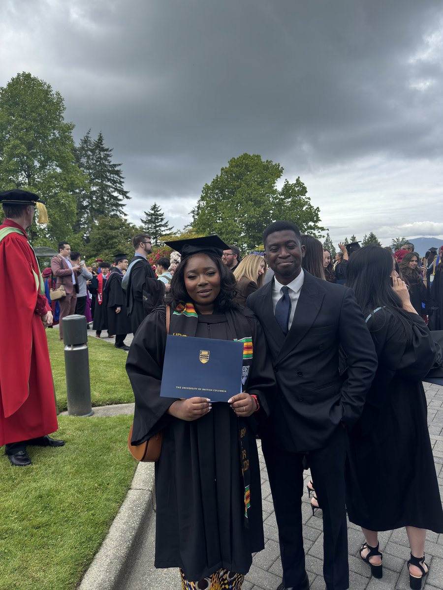Akua_B_Tinted's tweet photo. BA✅
LLB✅
BL✅
LLM✅

Masturrredd!!! Purrrrr!!! https://t.co/aPBhyPzBjZ