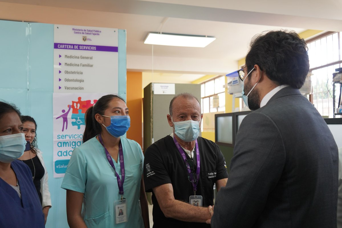 La salud no se construye solo con cemento, se construye con cariño, con voluntad y con la fuerza de una comunidad que cree en un futuro mejor.

Colocamos la primera piedra del Centro de Salud Fajardo, una obra que nace del compromiso del Ministerio, pero también del