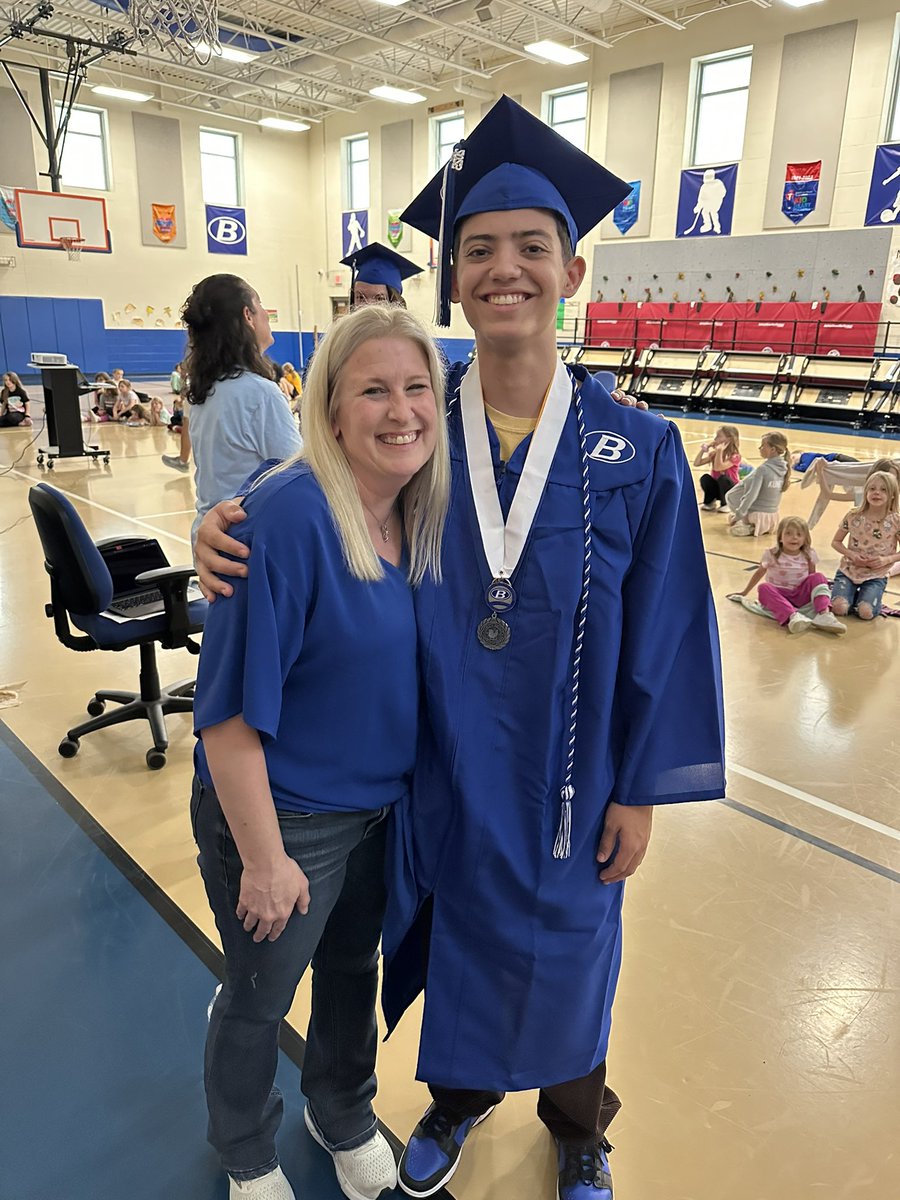 Judy Hinderer tweet media