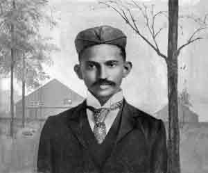 नाम-मोहनदास करमचंद गांधी 

जन्म -1869 

प्रारंभिक शिक्षा-राजकोट और पोरबंदर 

शादी-13 वर्ष ( 1882 में )

19 साल की उम्र में कानूनी पड़ाई के लिए लंदन गए ।

22 साल की उम्र में लंदन से वापस भारत लौटे ।

24 साल की उम्र में कानूनी मामले के लिया दक्षिण अफ़्रीका गए । 

वहां उन्होंने