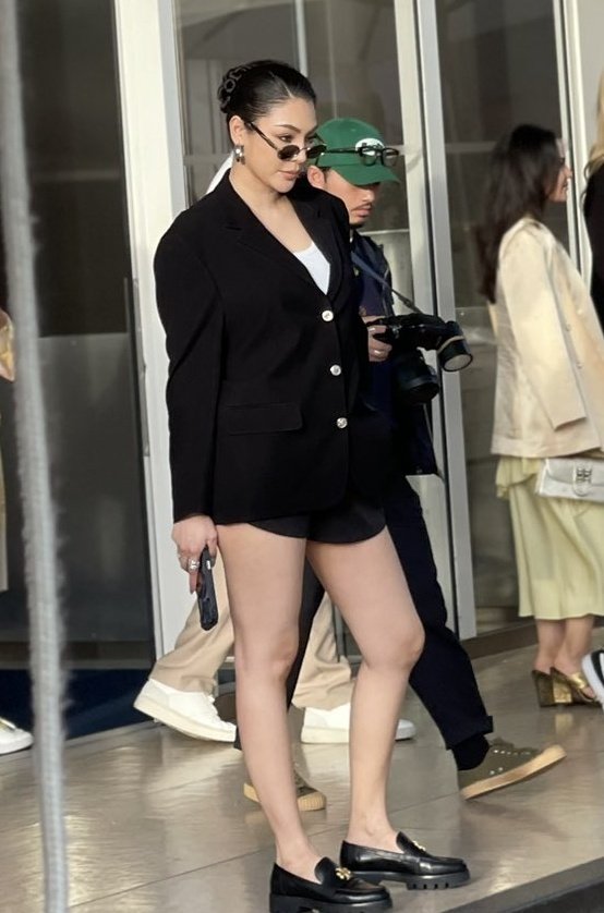 <a href="/TheSapphicThing/">NEZUKO</a> Bring me dirt and spit me out next to Faye

PERAYA RED CARPET CANNES
#BoucheronXFaye