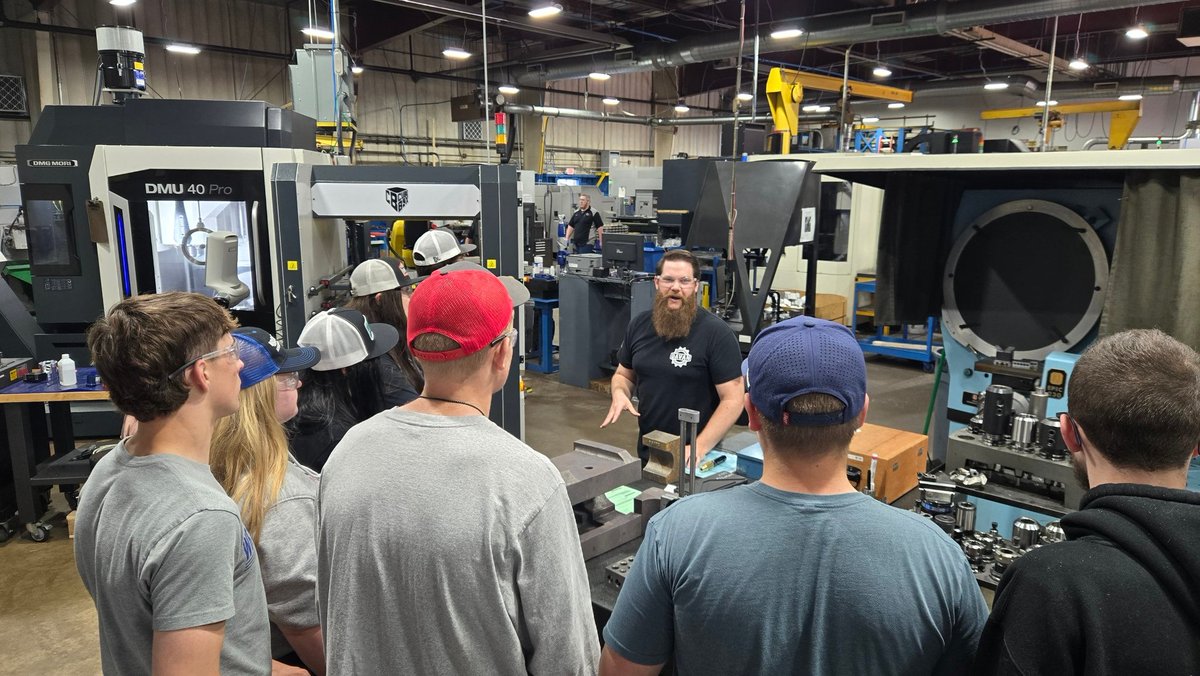 BrandonPrentice's tweet photo. Field trip day in bringing Trinity's Ag Mech & Metalworking students to see how barges are built at Heartland Fabrication, along with CNC machining blueprints at Davan Manufacturing!
#manufacturing #metalworking #welding #metal #CTE #AgMech #teachAg #CNC @TRINITY_MLUCAS https://t.co/A3U3d1MoLp