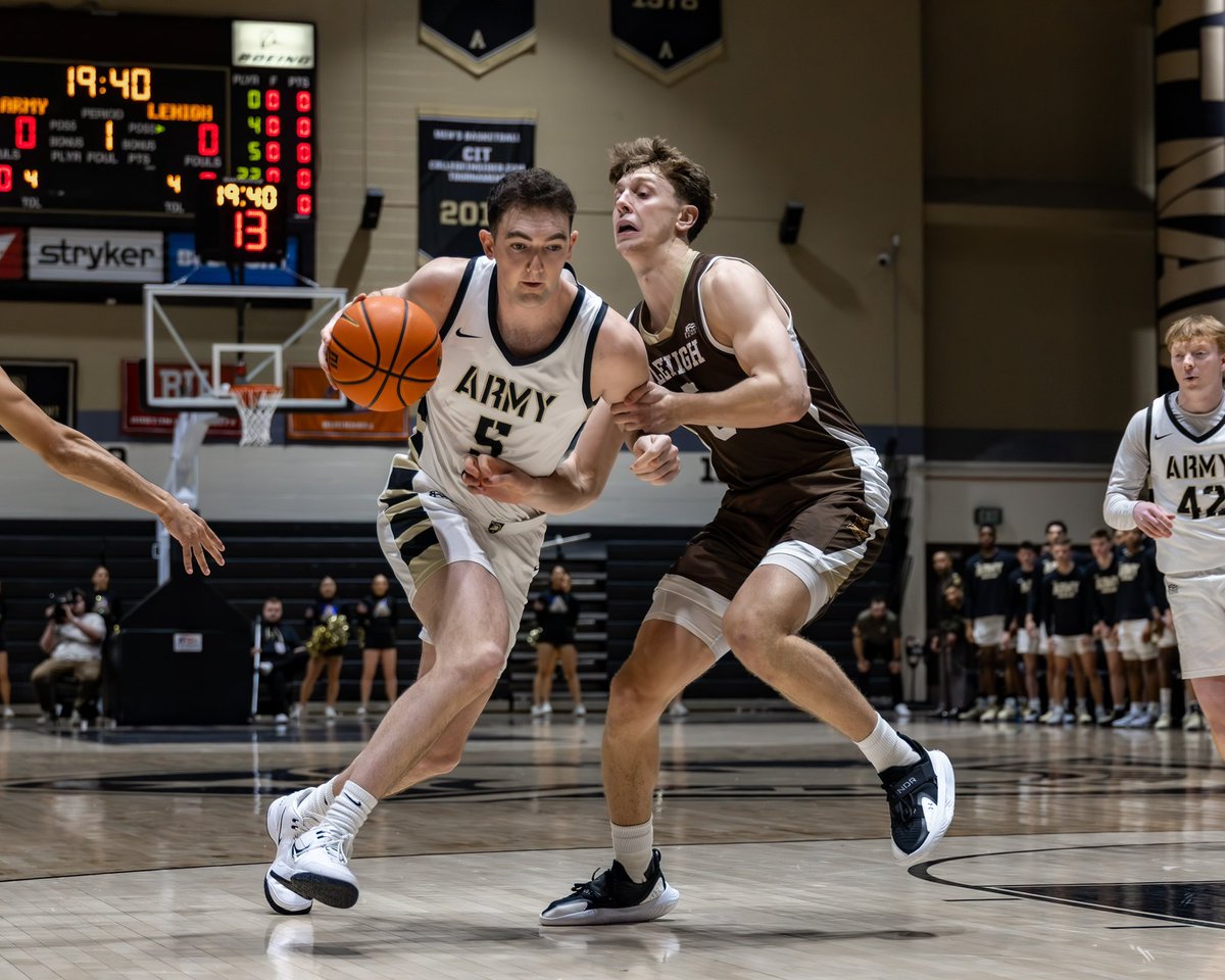 ArmyWP_MBB's tweet photo. 𝐒𝐞𝐧𝐢𝐨𝐫 𝐒𝐩𝐨𝐭𝐥𝐢𝐠𝐡𝐭: 𝐆𝐫𝐢𝐟𝐟 𝐋𝐚𝐦𝐛

It’s Grad Week, and leading up to graduation, we will be celebrating all of our firsties! First off is Griff Lamb, who will be branching Field Artillery upon graduation. Congrats Griff, and thank you for an incredible four years with Army Men’s Basketball‼️

#GoArmy