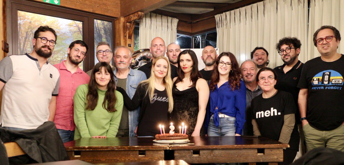 Risate, pizza e belle persone: grazie di cuore a chi ha partecipato e festeggiato con noi questo anniversario. 💛 🐬 
Alla prossima! 

Stay tuned 😎 

#Community #Python #PythonPescara