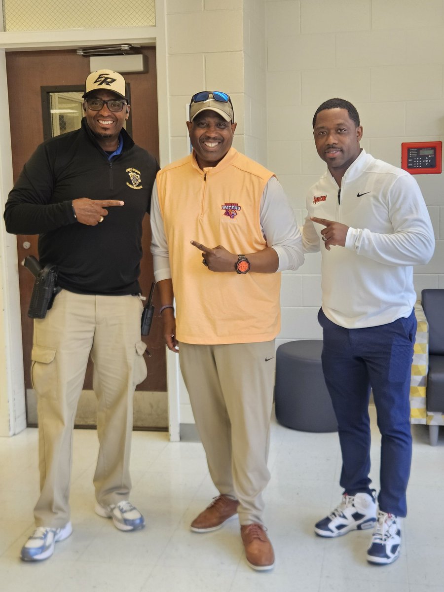 Coach Campbell East Ridge Knights Football (@diondraecampbe2) on Twitter photo It was a great day on the Ridge today. We are grateful to have had <a href="/CoachDRedd/">Devin Redd</a> and <a href="/CoachDHayes1/">Coach D. Hayes</a> stop by and recruit our players at East Ridge High Football⚔️🛡 Much Love‼️ <a href="/donnieburchfiel/">Coach Burchfield</a> <a href="/CoachFscott18/">Frank Scott</a> <a href="/ERHSFB/">East Ridge Knights Football ⚔️🛡🗡</a> <a href="/CuseFootball/">Syracuse Football</a> <a href="/EdwardWatersFB/">Edward Waters Football</a> <a href="/EWU_Athletics/">Edward Waters Athletics</a> It was a great day on the Ridge today. We are grateful to have had <a href="/CoachDRedd/">Devin Redd</a> and <a href="/CoachDHayes1/">Coach D. Hayes</a> stop by and recruit our players at East Ridge High Football⚔️🛡 Much Love‼️ <a href="/donnieburchfiel/">Coach Burchfield</a> <a href="/CoachFscott18/">Frank Scott</a> <a href="/ERHSFB/">East Ridge Knights Football ⚔️🛡🗡</a> <a href="/CuseFootball/">Syracuse Football</a> <a href="/EdwardWatersFB/">Edward Waters Football</a> <a href="/EWU_Athletics/">Edward Waters Athletics</a>