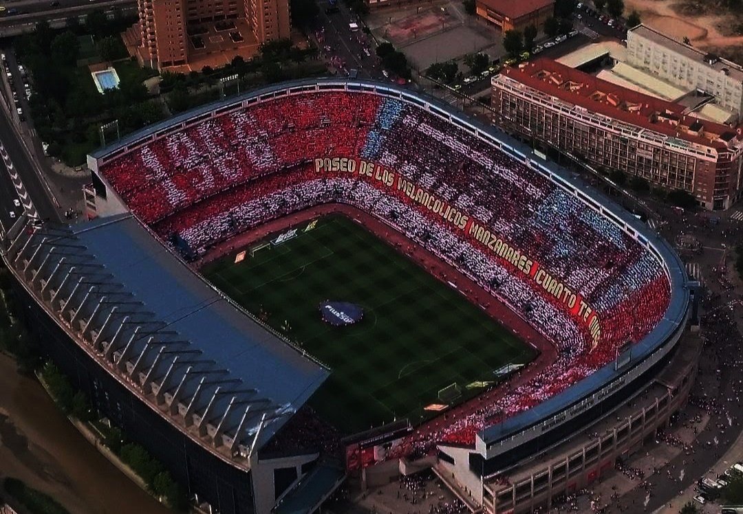 Amigo, hace 8 años desde que te despedimos y aquí nadie te olvida.

Supuestamente más allá de tus muros había mucha más vida, pero cada minuto dentro fue un puto sueño cumplido.

ESTADIO VICENTE CALDERÓN, SIEMPRE EN NUESTROS CORAZONES