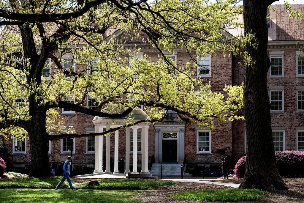 Wondering what the Carolina campus is like? Come find out by scheduling a visit!

admissions.unc.edu/visit/schedule…
