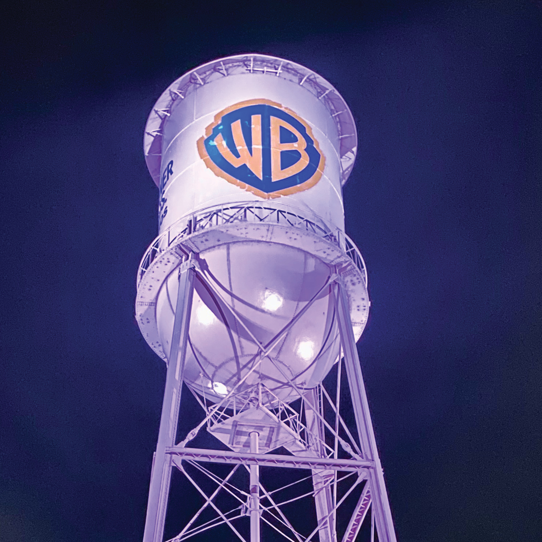 ColorKinetics's tweet photo. Who would've thought a lighting makeover could transform a mighty water tower into an emblematic structure⁉️Well, maybe us...but besides the point, check out #ColorKinetics illumination of the Warner Bros Studio Water Tower in Burbank, California, USA✨ https://t.co/CZKz8AdlxG