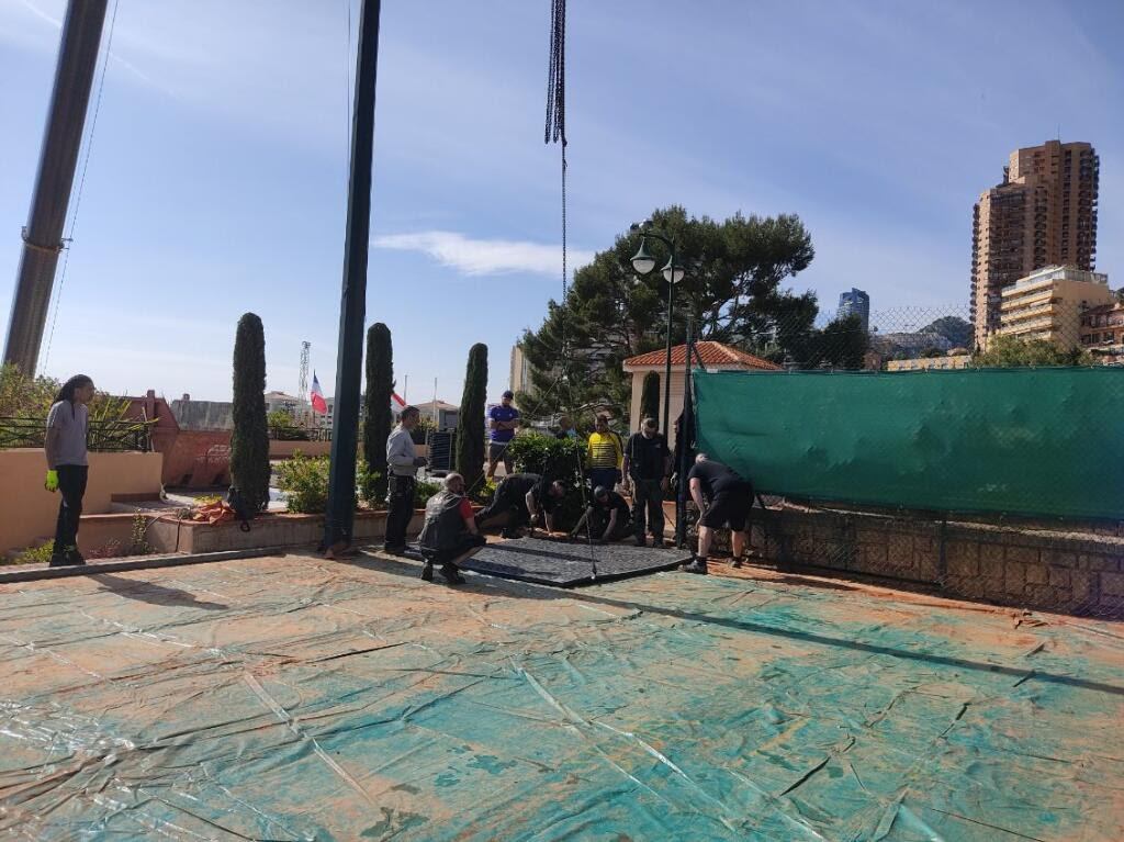 GroupeTSPS's tweet image. 🎾 TSPS au cœur du Rolex Monte Carlo Masters 2025 !
68 plaques posées sur 2 courts protégés, acheminées par grue 130T à 30 m.
Plateforme stable, aucun impact au sol.
✅ Opération maîtrisée &amp;amp; client satisfait.
#TSPS #MonteCarlo2025 #AccèsTemporaire #Tennis