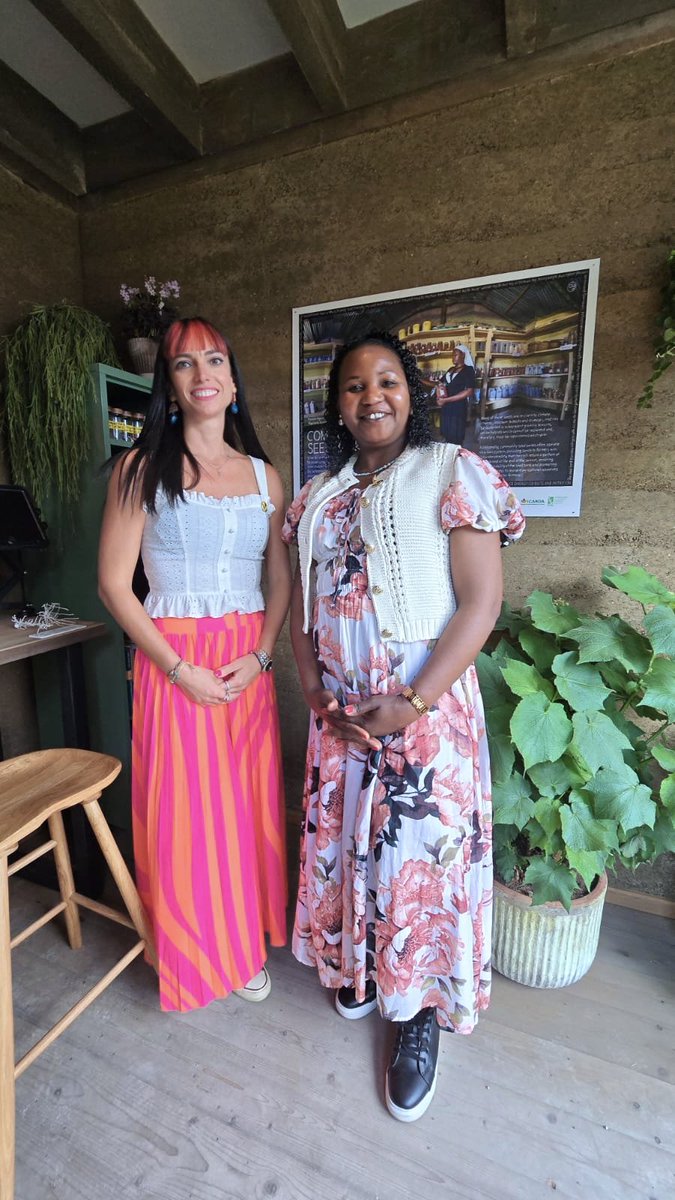 Rothamsted's tweet photo. We’re at #ChelseaFlowerShow with the #GardenOfTheFuture 🌿 supported by @gatesfoundation &amp; designed by Butler &amp; Parker. 
Showcasing climate-resilient, nutrient-rich maize from the #NatAlysisProject @CIMMYT
@UZimbabwe
#globalcollaboration, #Innovation, #scienceledsolutions https://t.co/ATSH6N9Uuw