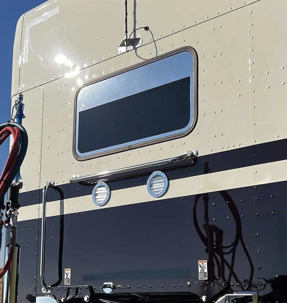 CustomsIowa's tweet image. Add a bold look to your rig windows with #IowaCustoms Window Trim Kits—crafted from corrosion-resistant No. 8 304 stainless steel. Designed for a perfect fit and easy, toolless install with 3M VHB tape.

Contact Your Dealer »tinyurl.com/mr2njwcc

#DrivenToBeBold
#Trucking