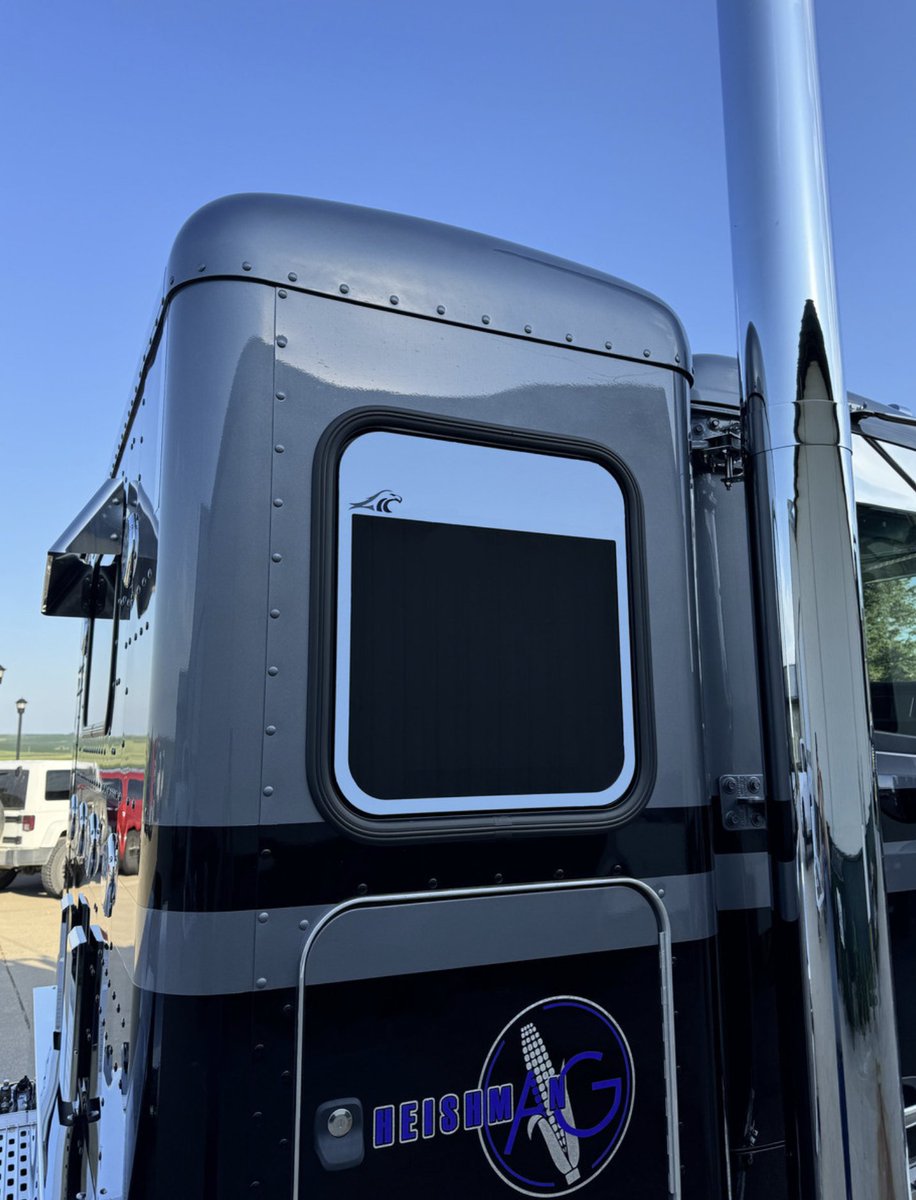 CustomsIowa's tweet image. Add a bold look to your rig windows with #IowaCustoms Window Trim Kits—crafted from corrosion-resistant No. 8 304 stainless steel. Designed for a perfect fit and easy, toolless install with 3M VHB tape.

Contact Your Dealer »tinyurl.com/mr2njwcc

#DrivenToBeBold
#Trucking