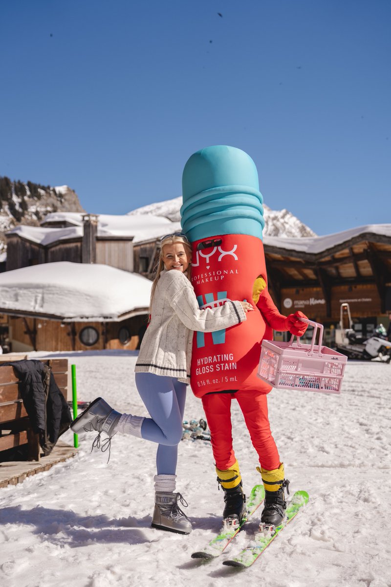 jellyheadstudio's tweet photo. Can we make a mascot that can ski? Of course we can! Created for @nyxcosmetics_uk @nyxcosmetics #mascot #costume #makeup #ski #skiing #madebyjellyhead https://t.co/aWa74ACcor