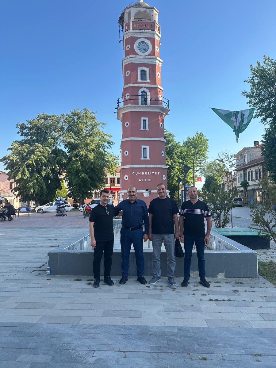 fev_bakir's tweet photo. Batman’dan mesai arkadaşlarım beni ziyaret ettiler eski günleri andık birlikte geçirdiğimiz güzel günler hatırlamak harikaydı hepinize ayrı ayrı teşekkür ederim iyi ki yollarımız kesişmiş iyi ki varsınız. https://t.co/DFbSwfN6C3