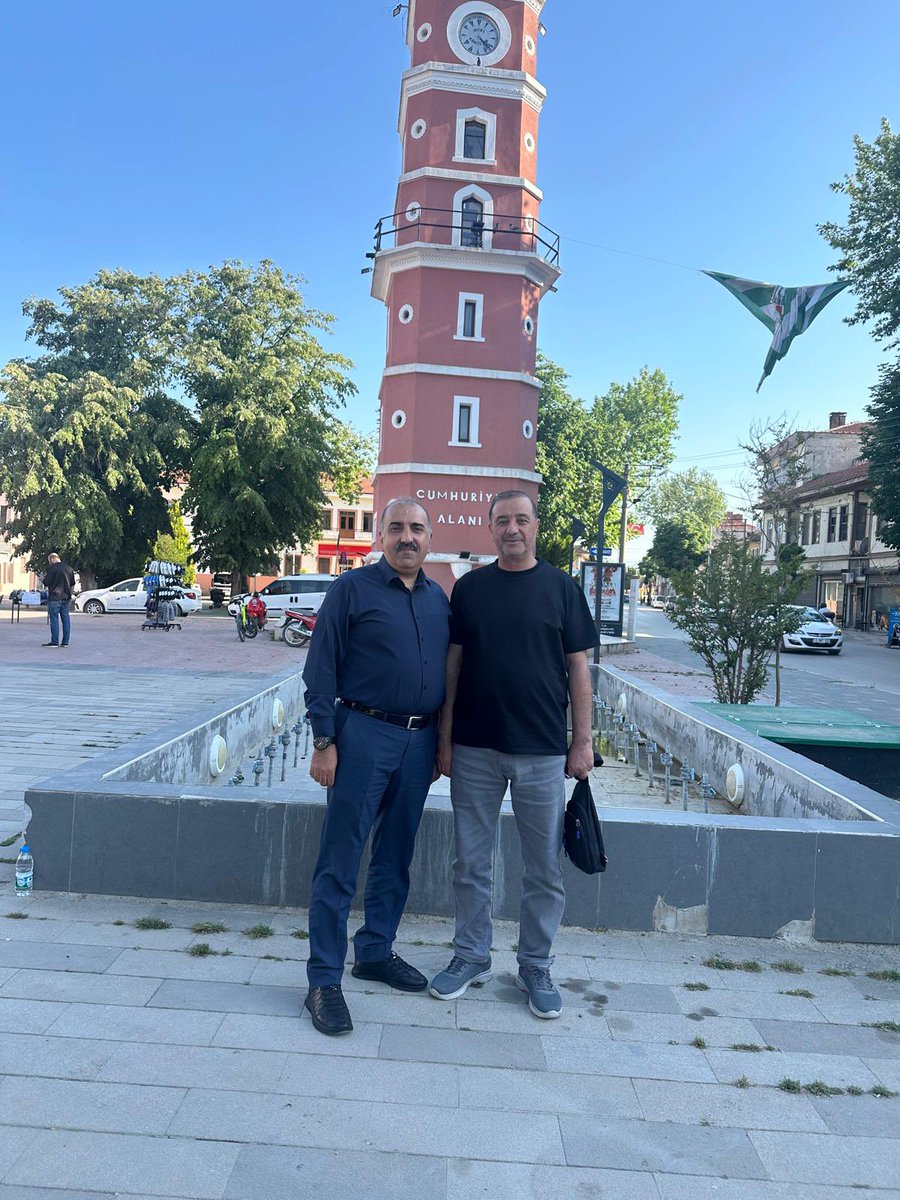fev_bakir's tweet photo. Batman’dan mesai arkadaşlarım beni ziyaret ettiler eski günleri andık birlikte geçirdiğimiz güzel günler hatırlamak harikaydı hepinize ayrı ayrı teşekkür ederim iyi ki yollarımız kesişmiş iyi ki varsınız. https://t.co/DFbSwfN6C3