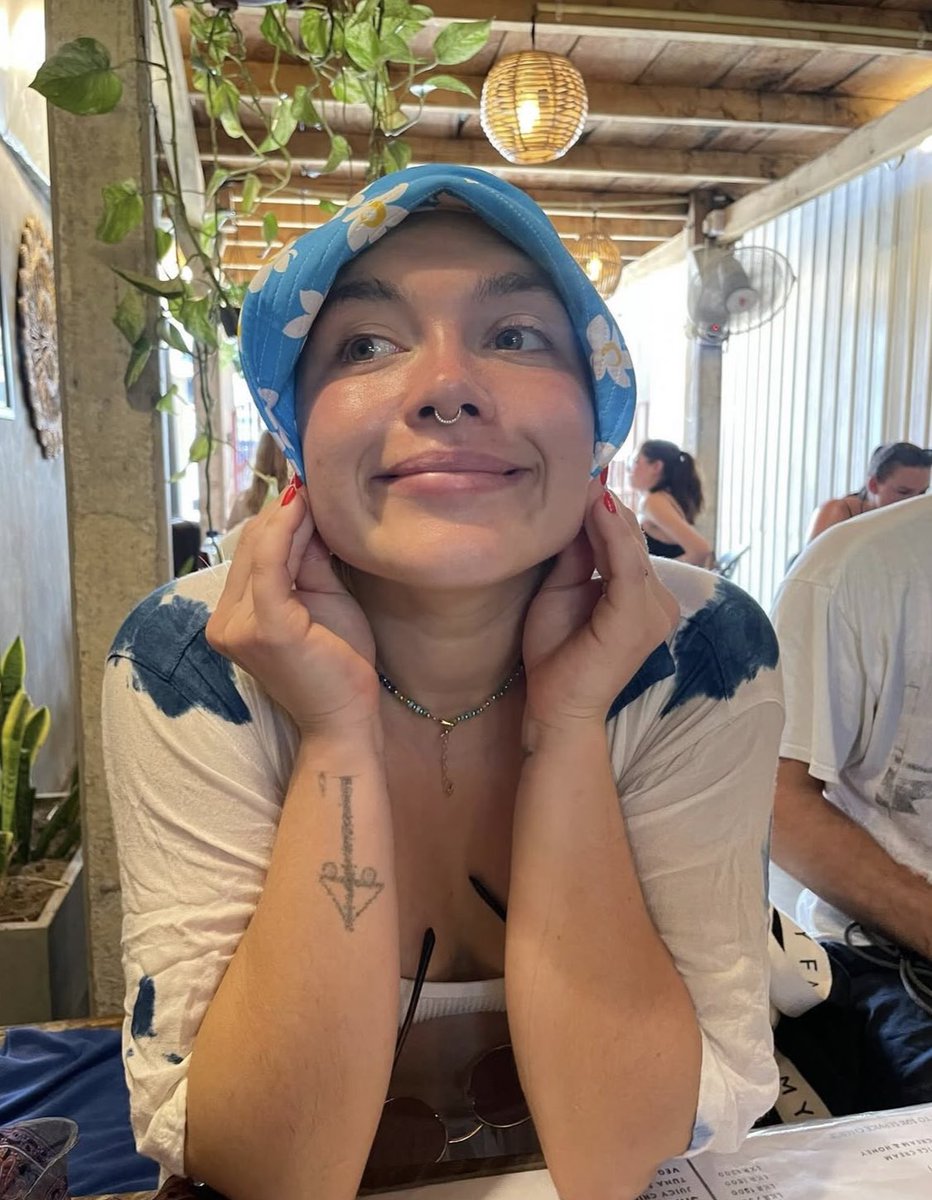 pov: florence pugh is your girlfriend