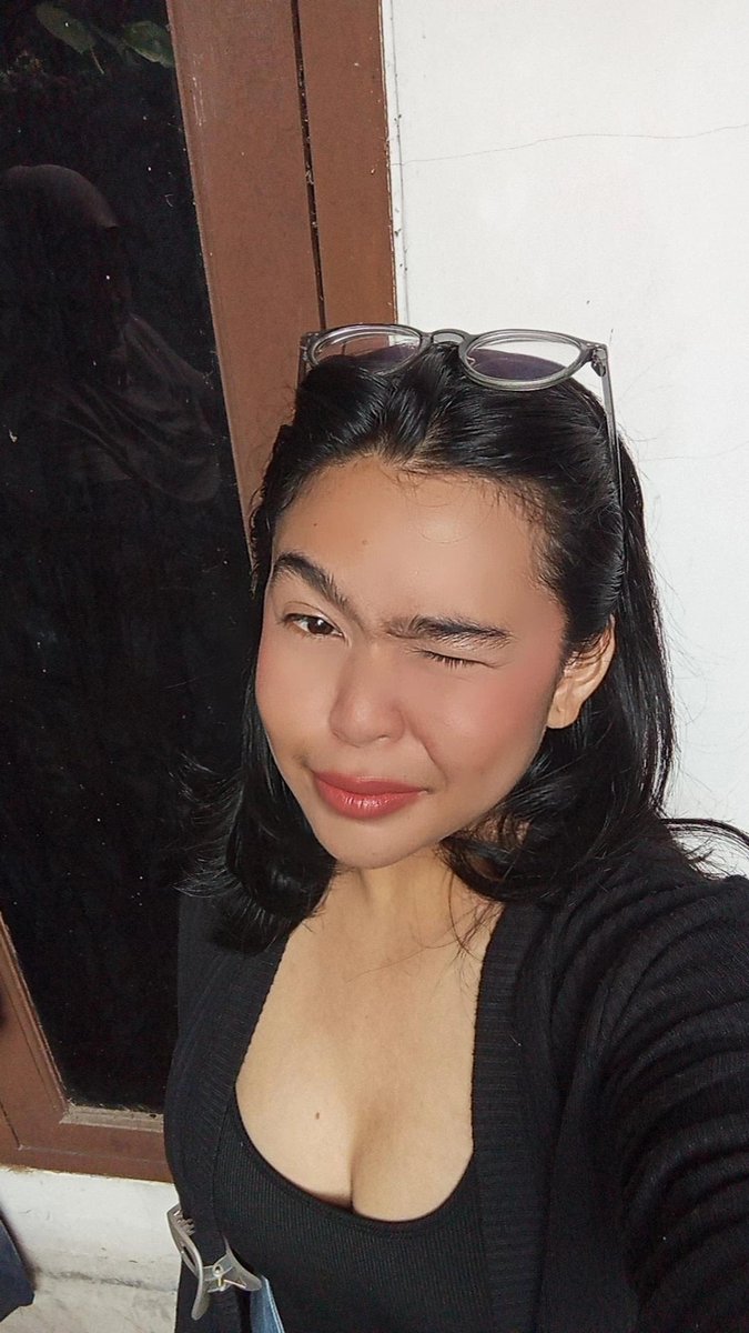 valerie🥀 tweet media