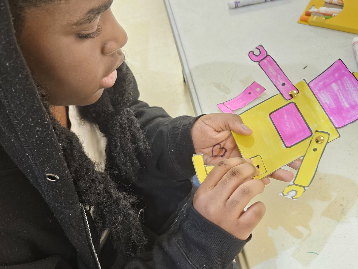 TheDanielCenter's tweet image. We’re learning, building and coding! Who said being smart isn’t what’s up? Because at The Daniel Center, it totally is. 😎📚
#LegoRobotics #STEMfun #PerfectingOurCraft