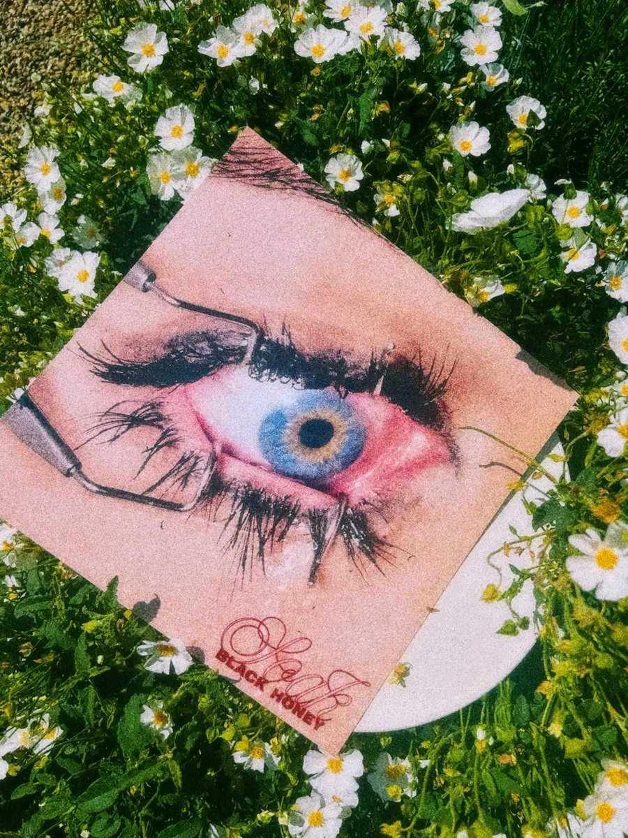 SOAKing up the sun in the park
Pre-order yours now xxx

blackhoney.os.fan