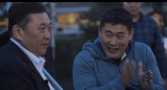 Энэ инээд эгэл биш шүү 
Энэ инээд гэж!!! 😢
Карма с рэйл гэж гэр бүлээр нь оролдож эхэлсэн, гэр бүлээрээ оролдуулж дууснаа гэж.
МАН дотор зодоон үргэлжилсээр.
Улсын эрх ашиг гэж байхгүй эрх мэдэлийн төлөөх л тулаан гэж байгаа.