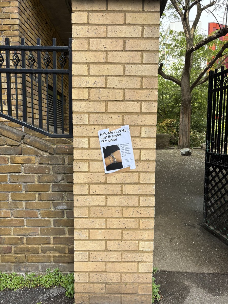 antolembo's tweet photo. LOST my whole life memories in a silly bracelet .. please help me find it. N1 clerkenwell #cdw #London #lostitem #bracelet #pandora #why https://t.co/1zeHfCppRg
