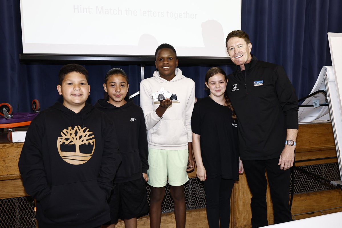 IMS's tweet photo. It’s always a great time on @GallagherGlobal Community Day! 📚

#Indy500 drivers have spent the morning visiting local schools and participating in activities with over 2,000 students from around Central Indiana. https://t.co/8cDDzmQ6j8