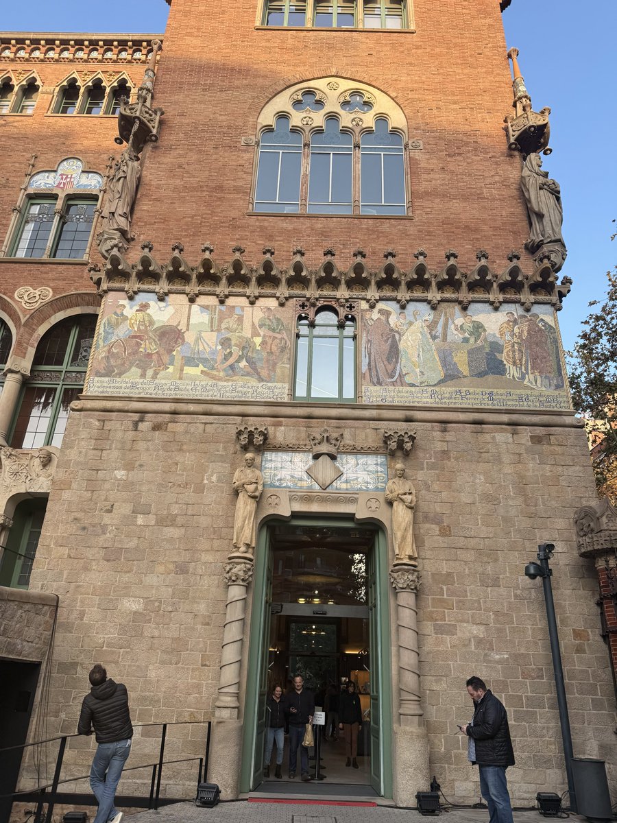 BadToxic's tweet photo. #SantPauRecintoModernista in #Barcelona, #Spain. (2/2)
#streetLamp #Straßenlaterne #statue #WHO #hospital #Krankenhaus #Bauwerk #pointOfInterest #Sehenswürdigkeit #vacation #Urlaub @umiizza https://t.co/bDffdodmh2