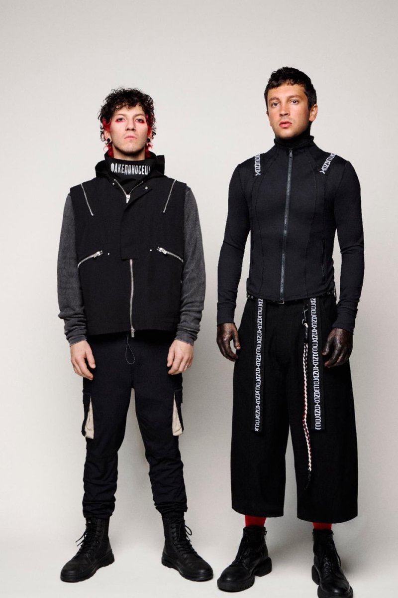 chlxrineguns's tweet image. OJALÁ SE BESEN ESTOS DOS AL FINAL DE LA NARRATIVA