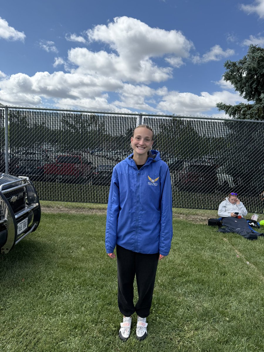 WahooTrack's tweet image. Gretchen Seagren gets us started with a medal and an 8th place finish in the Girls Discus! @wahoopublic