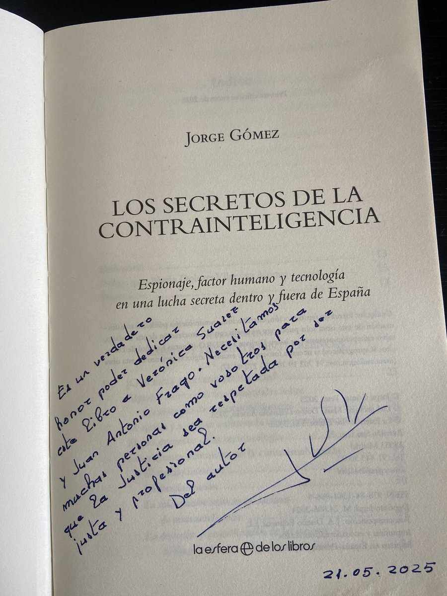 Da gusto poder compartir un rato tan agradable con <a href="/Yuri_HSI/">JORGE GOMEZ</a> e <a href="/InnaKovalska_/">Inna Kovalska</a> Y maravillosa dedicatoria y obra, que devoraré en breve