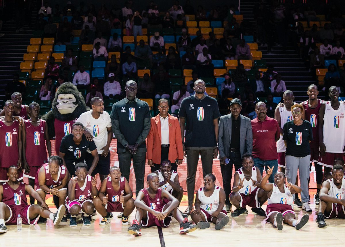 Kigali2025's tweet image. Our gorilla mascot made a surprise appearance at BAL — teaming up with the incredible Special Olympics athletes and sharing the court with none other than Baba, the BAL mascot himself! 🦍🏀🔥 #BAL5 #SpecialOlympics #UnityInSport #GorillaMeetBaba