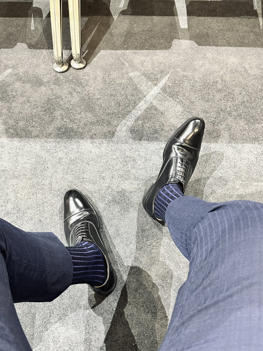 LovesuitP's tweet photo. would like to meet up with Singapore suitman
#Singapore #suitman #voco https://t.co/D4c3sGeAI2