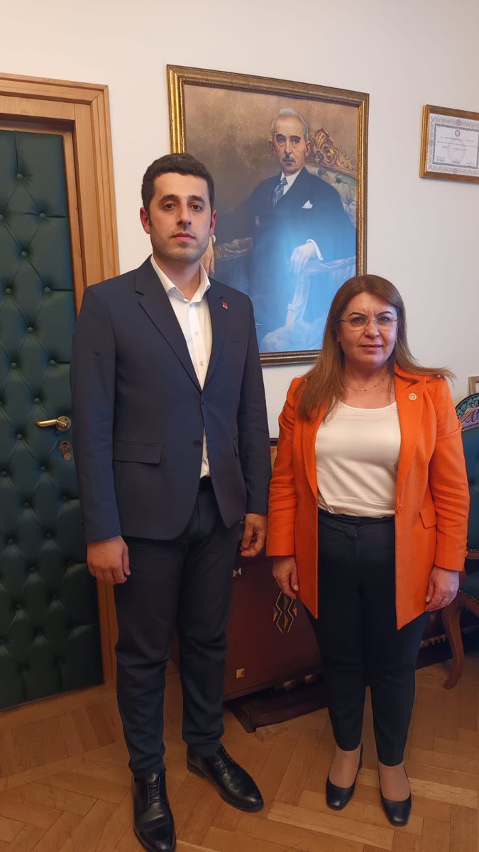 Cumhuriyet Halk Partisi Strasbourg Birliği Sözcüsü ve Yerel Politikalardan Sorumlu  Başkan Yardımcısı Tolga Aktaş, Cumhuriyet Halk Partisi Grup Başkanvekili Gülizar Biçer Karaca’yı ziyaret etti. Nazik ev sahipliği için kendilerine teşekkür ederiz.