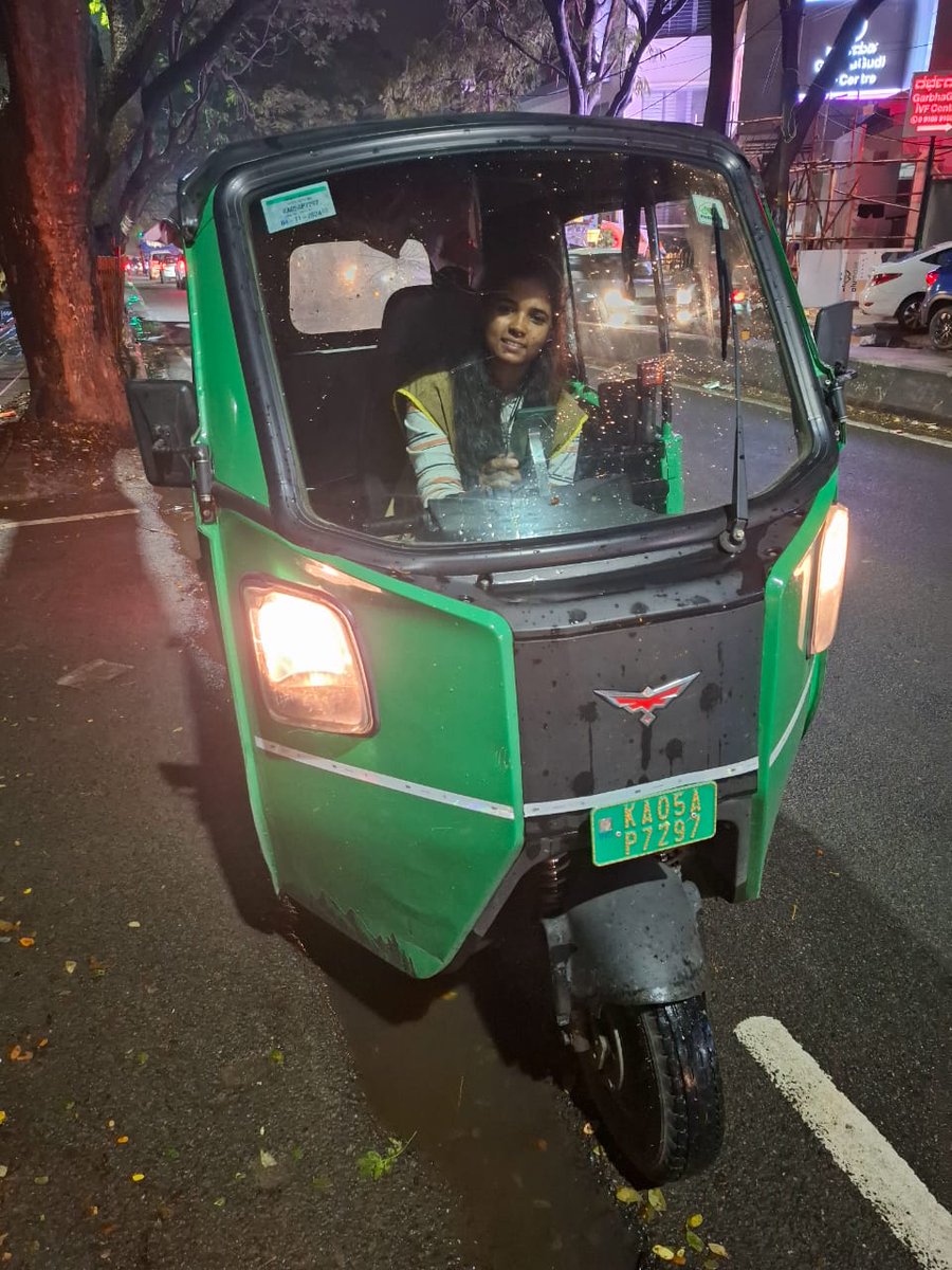 rijujacobs's tweet photo. #BangaloreRains ...Night time...15 Kms travel...and who's the saviour...'Amtul'...an Inspiring life story...never-say-die attitude and epitome of positivity...
#bangaloretraffic 
#BengaluruRains 
#Bangalore 
#Bengaluru https://t.co/F0KssGD48w