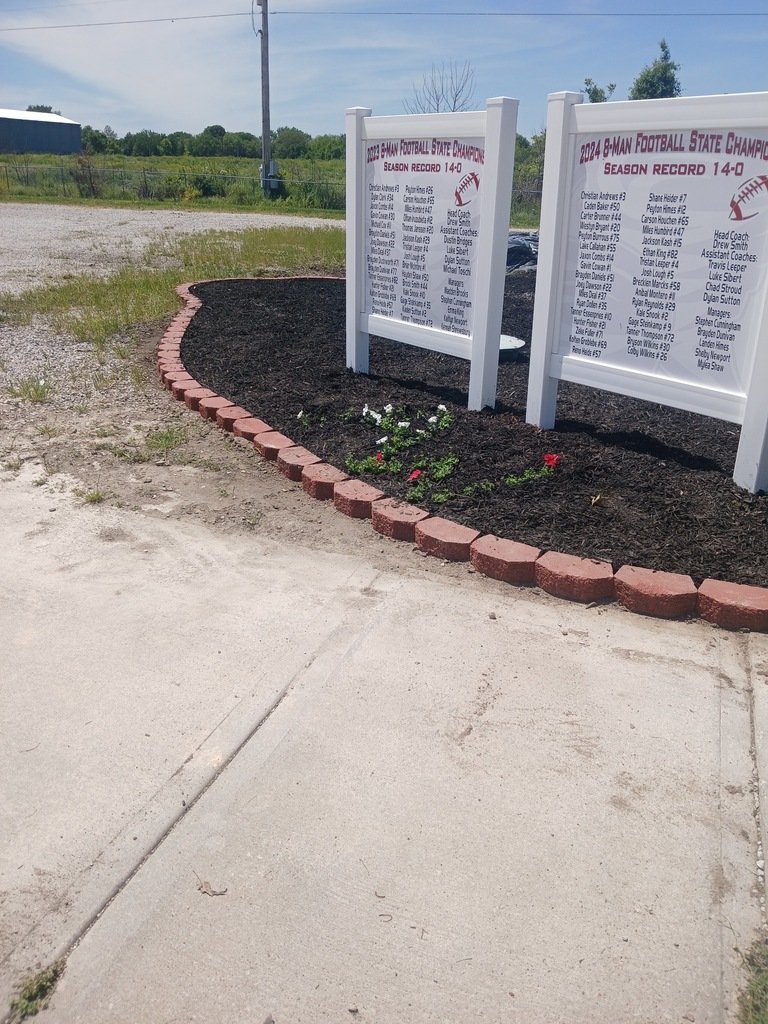 archie62237's tweet photo. Big thanks to the Thompson family for lending a hand with the landscaping at the sports complex! Also, we want to recognize our seniors for planting a willow tree in memory of Miles Humbird at the sports complex! #ArchieStrong https://t.co/vdaCWSf65R