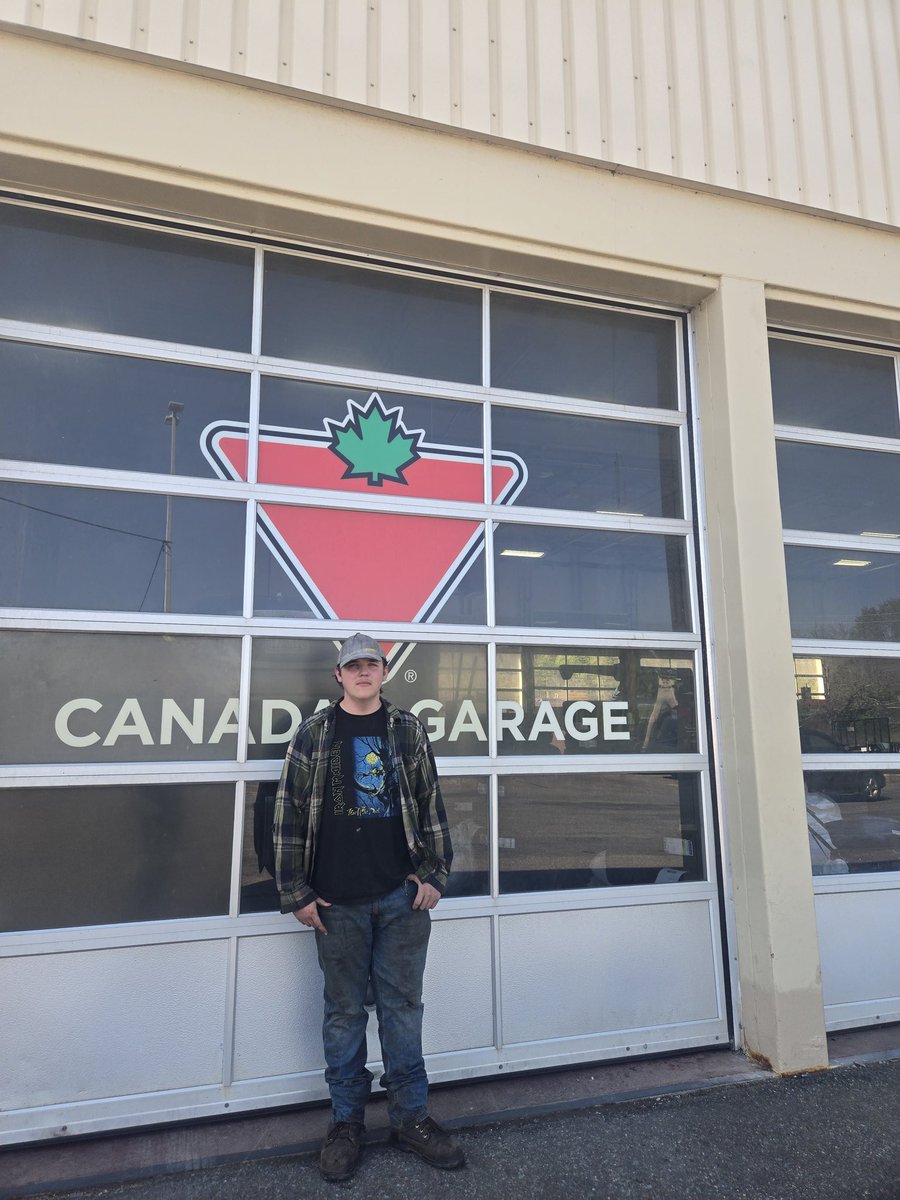 CKRHS_O2 (@ckrhs_o2) on Twitter photo Owen is completing a coop at Canadian Tire in Automotive Repair - he likes it so much that he will continue until the end of June! <a href="/avrce_cbl/">AVRCE CBL PROGRAMS</a> Owen is completing a coop at Canadian Tire in Automotive Repair - he likes it so much that he will continue until the end of June! <a href="/avrce_cbl/">AVRCE CBL PROGRAMS</a>