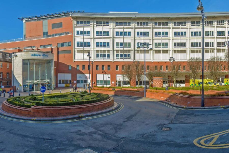 Leeds Research & Innovation (@lthtresearch) on Twitter photo 🎉 Celebrating our Adult Critical Care Research! Since opening on 27 Feb, we've recruited over 20 participants to the STEPCARE study at LGI — and  enrolled the 300th UK participant. 
The UK is now the top recruiter in this international trial!
More info: shorturl.at/9IuAY 🎉 Celebrating our Adult Critical Care Research! Since opening on 27 Feb, we've recruited over 20 participants to the STEPCARE study at LGI — and  enrolled the 300th UK participant. 
The UK is now the top recruiter in this international trial!
More info: shorturl.at/9IuAY