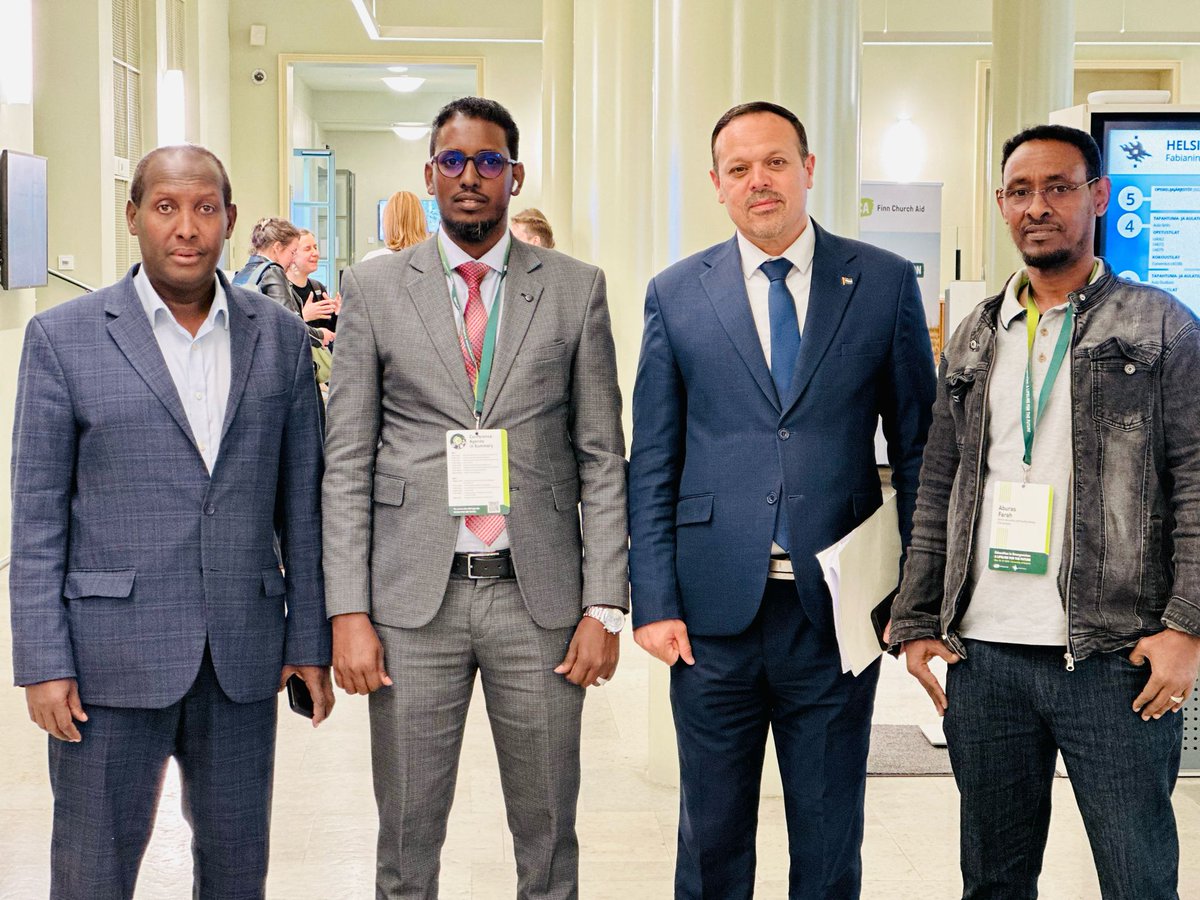 Mr. Albashir Elmi Hussein attended an education crisis summit in Helsinki, highlighting Galmudug’s challenges and commitment to free quality education.