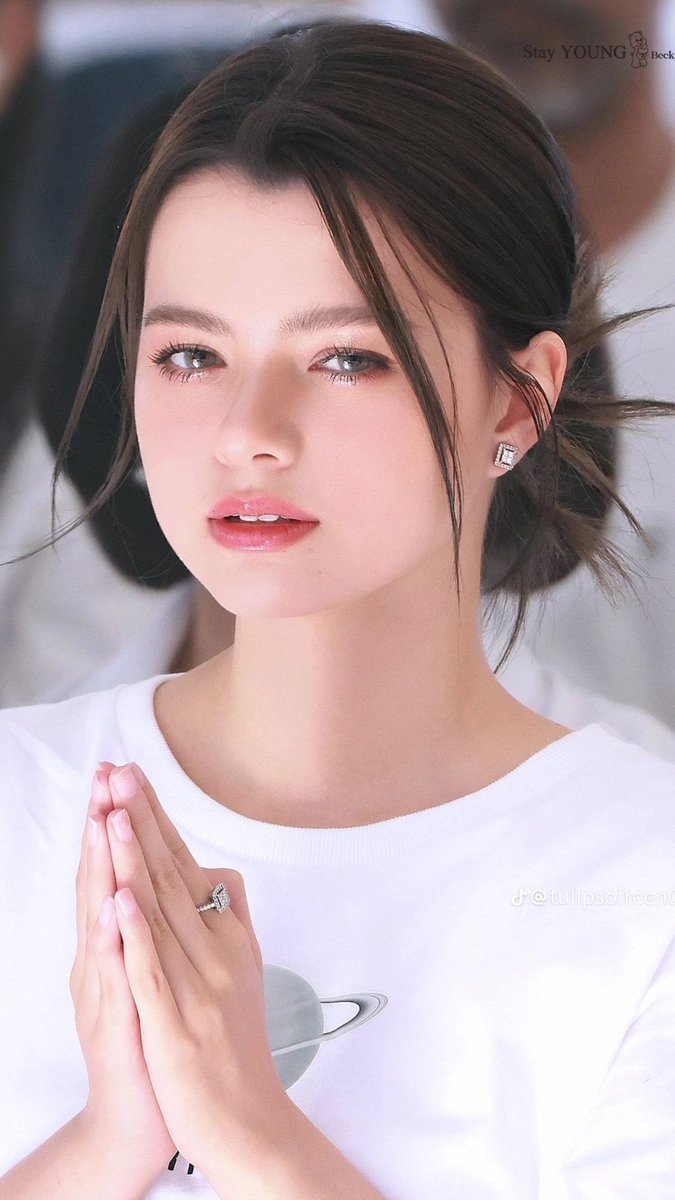 Becbec_mylove's tweet photo. @BrendaAlvi Aunque nosotras hemos sido perras Freen y Becky no, vamos Diosito hechanos la manito porfa AMÉN 🙇♀️🙏🏻🙏🏻
#beckysangels #srchafreen #BeckyArmstrong #FreenSarocha #BeckFreen #Becbec #ฟรีนเบค #FreenBecky https://t.co/17GpwN3RaC