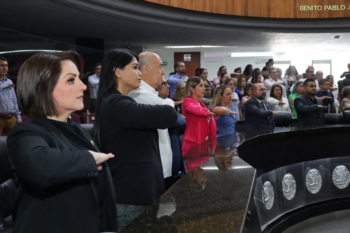 🏆🏅#ayer entrega del #Premio Estatal "Gregorio Torres Quintero" 2025 en Sesión Solemne en el #Congreso del Estado de #Colima 🇲🇽

Felicidades #maestros #maestras galardonados‼️👩‍🏫👨‍🏫